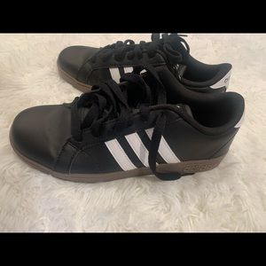 adidas shoes new without a tag
